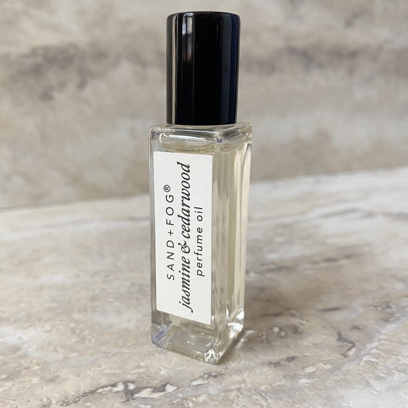 Sand + Fog Jasmine & Cedarwood Eau De Parfum Oil Rollerball 0.3 oz New - Picture 3 of 4